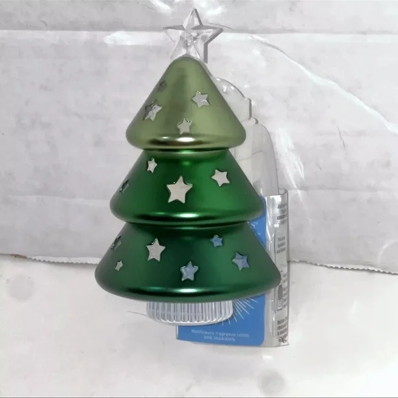Bath & Body Works Christmas Tree With Stars Wallflower Plug In Night Light - Picture 7 of 10